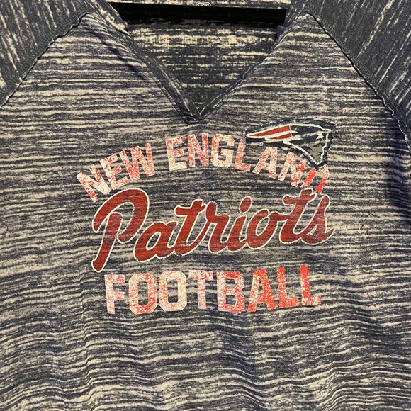 Majestic Fan Fashion New England Patriots Burnout Raglan Sleeve Top Size Large - Picture 3 of 8